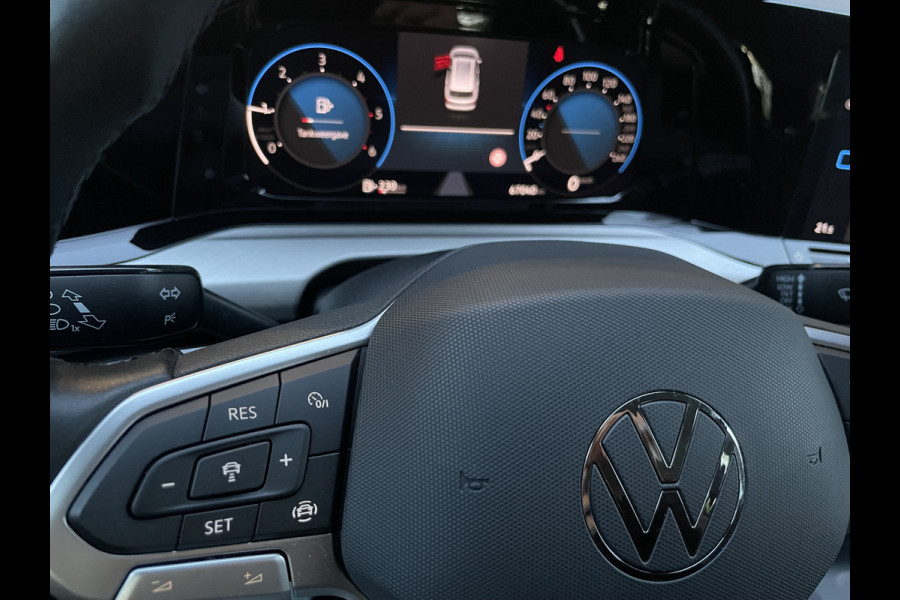 Volkswagen GOLF Variant 2.0 TDI Life Business Full options met o.a. Climate control - Cruise control adaptive - Bluetooth/Apple carplay/Android auto - Navigatie full map - Stoelverwarming en Elektrisch verstelbaar met massage functie - P
