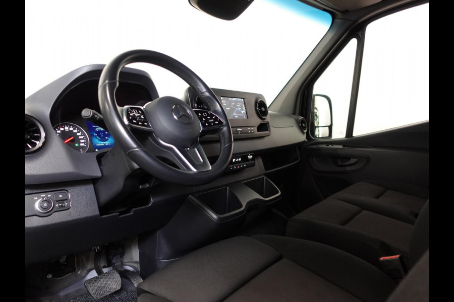 Mercedes-Benz Sprinter 1.9 CDI 315 150PK L2H2 RWD Automaat Airco Navigatie Camera 3Zits Cruise Control Mercedes-Benz Sprinter 1.9 CDI 315 150PK L2H2 RWD Automaat Airco Navigatie Camera 3Zits Cruise Control