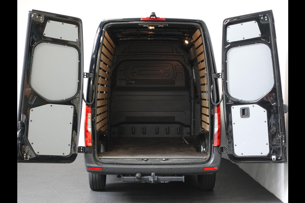 Mercedes-Benz Sprinter 1.9 CDI 315 150PK L2H2 RWD Automaat Airco Navigatie Camera 3Zits Cruise Control Mercedes-Benz Sprinter 1.9 CDI 315 150PK L2H2 RWD Automaat Airco Navigatie Camera 3Zits Cruise Control