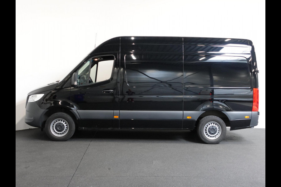 Mercedes-Benz Sprinter 1.9 CDI 315 150PK L2H2 RWD Automaat Airco Navigatie Camera 3Zits Cruise Control Mercedes-Benz Sprinter 1.9 CDI 315 150PK L2H2 RWD Automaat Airco Navigatie Camera 3Zits Cruise Control
