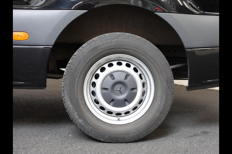 Mercedes-Benz Sprinter 1.9 CDI 315 150PK L2H2 RWD Automaat Airco Navigatie Camera 3Zits Cruise Control Mercedes-Benz Sprinter 1.9 CDI 315 150PK L2H2 RWD Automaat Airco Navigatie Camera 3Zits Cruise Control