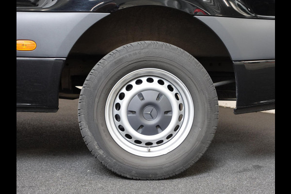 Mercedes-Benz Sprinter 1.9 CDI 315 150PK L2H2 RWD Automaat Airco Navigatie Camera 3Zits Cruise Control Mercedes-Benz Sprinter 1.9 CDI 315 150PK L2H2 RWD Automaat Airco Navigatie Camera 3Zits Cruise Control