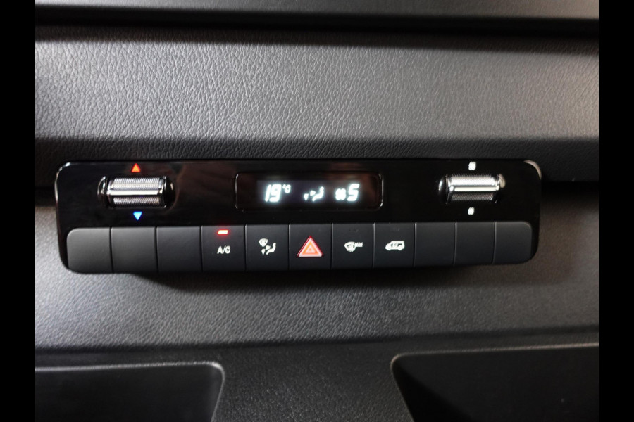 Mercedes-Benz Sprinter 1.9 CDI 315 150PK L2H2 RWD Automaat Airco Navigatie Camera 3Zits Cruise Control Mercedes-Benz Sprinter 1.9 CDI 315 150PK L2H2 RWD Automaat Airco Navigatie Camera 3Zits Cruise Control