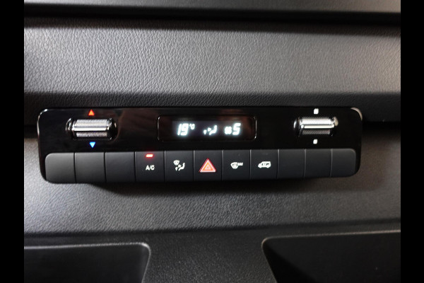 Mercedes-Benz Sprinter 1.9 CDI 315 150PK L2H2 RWD Automaat Airco Navigatie Camera 3Zits Cruise Control Mercedes-Benz Sprinter 1.9 CDI 315 150PK L2H2 RWD Automaat Airco Navigatie Camera 3Zits Cruise Control