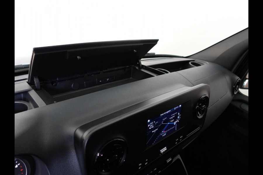 Mercedes-Benz Sprinter 1.9 CDI 315 150PK L2H2 RWD Automaat Airco Navigatie Camera 3Zits Cruise Control Mercedes-Benz Sprinter 1.9 CDI 315 150PK L2H2 RWD Automaat Airco Navigatie Camera 3Zits Cruise Control