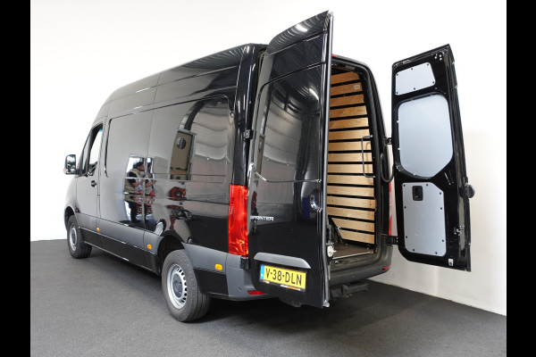 Mercedes-Benz Sprinter 1.9 CDI 315 150PK L2H2 RWD Automaat Airco Navigatie Camera 3Zits Cruise Control Mercedes-Benz Sprinter 1.9 CDI 315 150PK L2H2 RWD Automaat Airco Navigatie Camera 3Zits Cruise Control
