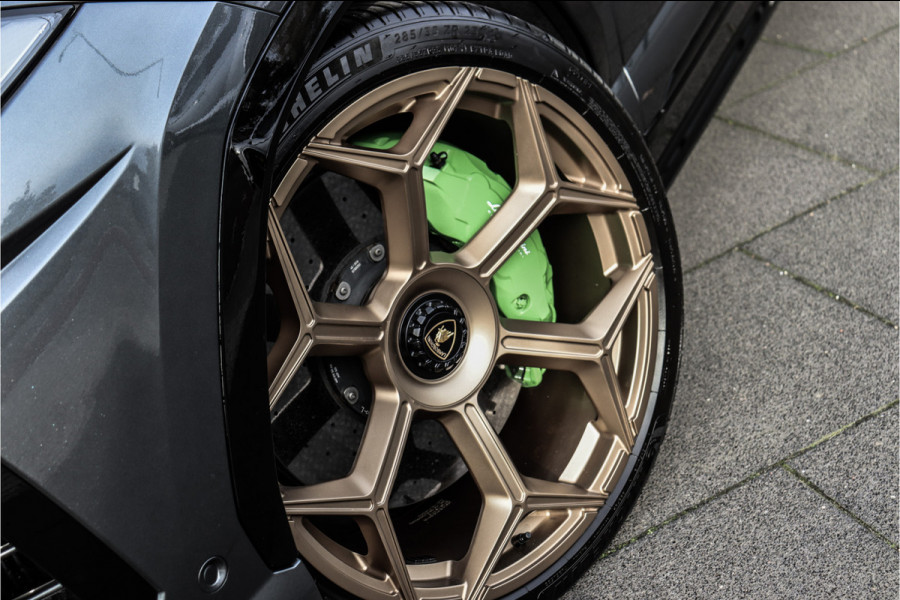 Lamborghini Urus 4.0 V8 **Carbon/Stitching/Alcantara/Ceramic/B&O 3D**