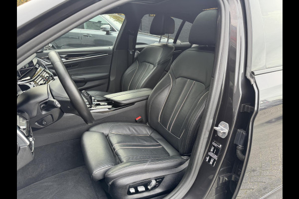 BMW 5 Serie 530d High Executive M-Sport | Panoramadak | Head-Up Display | Bowers & Wilkins | 19 Inch Lichtmetalen Velgen | BMW 5 Serie 530d High Executive M-Sport | Panoramadak | Head-Up Display | Bowers & Wilkins | 19 Inch Lichtmetalen Velgen |