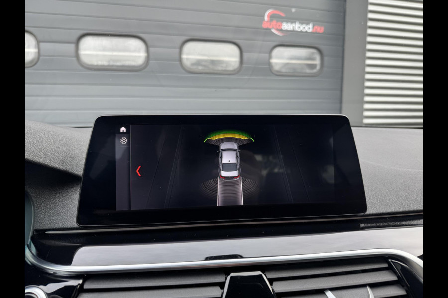 BMW 5 Serie 530d High Executive M-Sport | Panoramadak | Head-Up Display | Bowers & Wilkins | 19 Inch Lichtmetalen Velgen | BMW 5 Serie 530d High Executive M-Sport | Panoramadak | Head-Up Display | Bowers & Wilkins | 19 Inch Lichtmetalen Velgen |