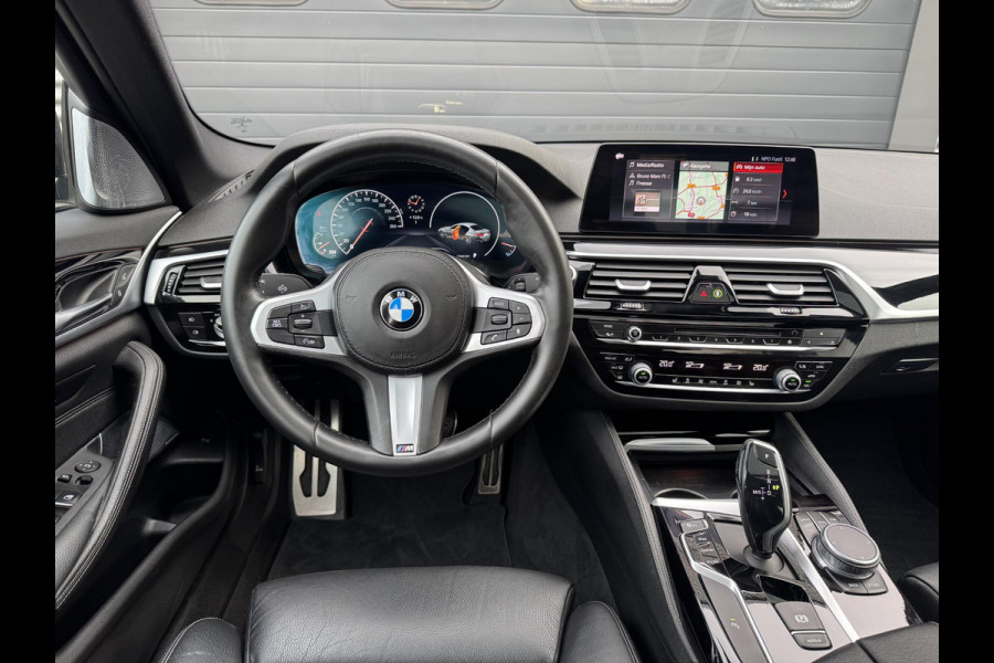 BMW 5 Serie 530d High Executive M-Sport | Panoramadak | Head-Up Display | Bowers & Wilkins | 19 Inch Lichtmetalen Velgen | BMW 5 Serie 530d High Executive M-Sport | Panoramadak | Head-Up Display | Bowers & Wilkins | 19 Inch Lichtmetalen Velgen |