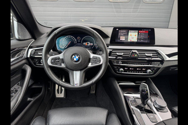 BMW 5 Serie 530d High Executive M-Sport | Panoramadak | Head-Up Display | Bowers & Wilkins | 19 Inch Lichtmetalen Velgen | BMW 5 Serie 530d High Executive M-Sport | Panoramadak | Head-Up Display | Bowers & Wilkins | 19 Inch Lichtmetalen Velgen |