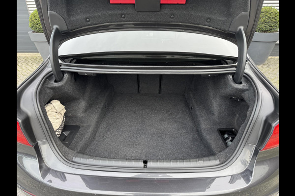 BMW 5 Serie 530d High Executive M-Sport | Panoramadak | Head-Up Display | Bowers & Wilkins | 19 Inch Lichtmetalen Velgen | BMW 5 Serie 530d High Executive M-Sport | Panoramadak | Head-Up Display | Bowers & Wilkins | 19 Inch Lichtmetalen Velgen |