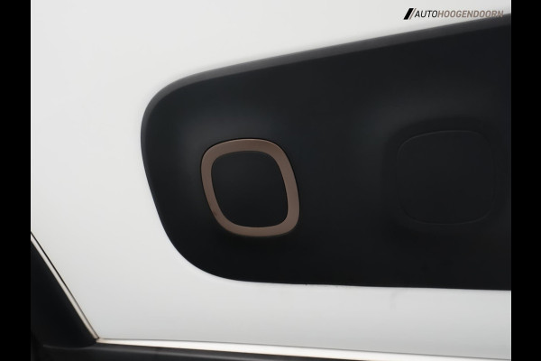 Citroën C3 1.2 PureTech C-Series Black White Edition (APPLE CARPLAY,LED,CAMERA,STOELVERWARMING,CRUISE,LM-VELGEN,NIEUWE APK)