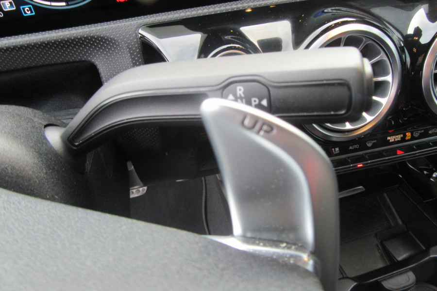 Mercedes-Benz CLA-Klasse AMG 35 4MATIC, Distronic Plus, Panoramadak Mercedes-Benz CLA-Klasse AMG 35 4MATIC, Distronic Plus, Panoramadak