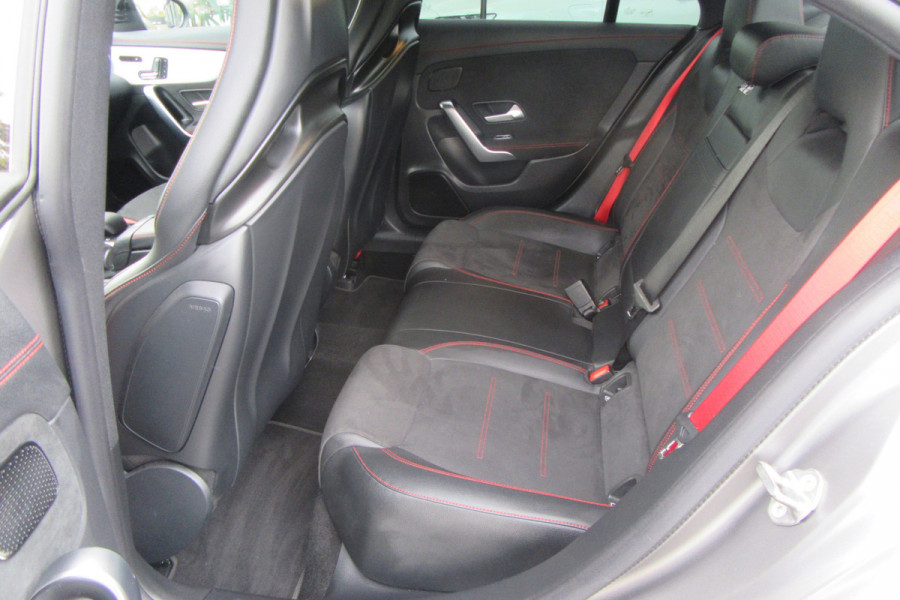 Mercedes-Benz CLA-Klasse AMG 35 4MATIC, Distronic Plus, Panoramadak Mercedes-Benz CLA-Klasse AMG 35 4MATIC, Distronic Plus, Panoramadak