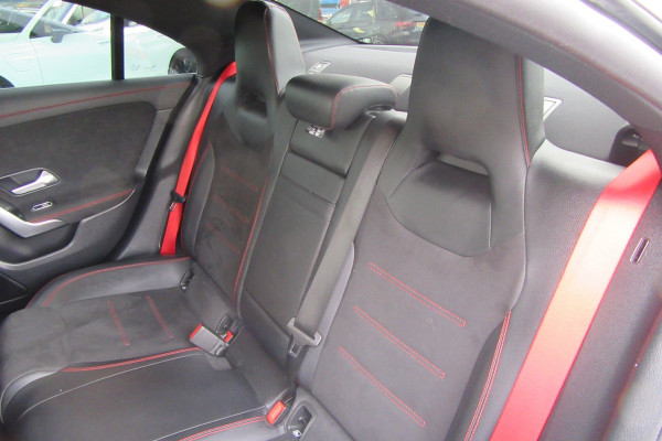 Mercedes-Benz CLA-Klasse AMG 35 4MATIC, Distronic Plus, Panoramadak Mercedes-Benz CLA-Klasse AMG 35 4MATIC, Distronic Plus, Panoramadak