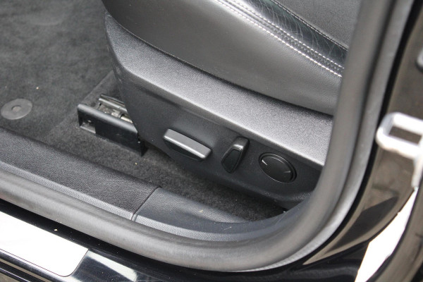 Ford Focus 2.3 EcoBoost ST-3 280pk | Launch Control | Winter Pack | Adaptive LED | Achteruitrijcamera | HUD |