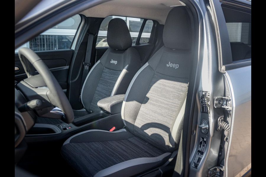 Jeep Avenger Business Edition 54 kWh | Uit voorraad leverbaar | 17% Bijtelling | Winter Pack | Warmtepomp | Apple Carplay | Clima | Keyless | Adapt. Cruise | 17" | Camera