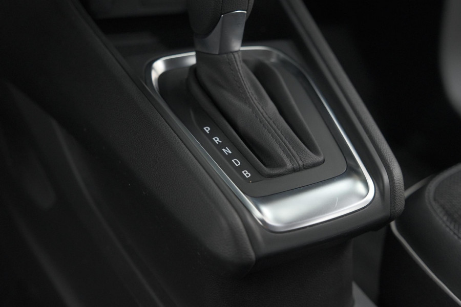 Renault Captur 1.6 E-Tech full hybrid 145 techno | Pack Full Screen | Camera | Navigatie | Allseason Banden