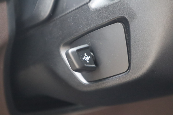 BMW 5 Serie Touring 520i High Executive M-Sport Leder dashboard / Pano / Individual / Camera / 19inch