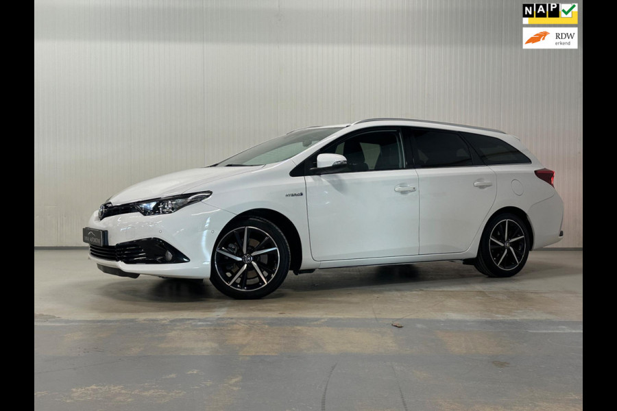 Toyota Auris Touring Sports 1.8 Hybrid Dynamic Ultimate | CAMERA | NAP | AIRCO | CRUISE CONTROL Toyota Auris Touring Sports 1.8 Hybrid Dynamic Ultimate | CAMERA | NAP | AIRCO | CRUISE CONTROL