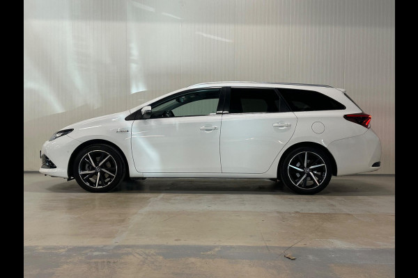 Toyota Auris Touring Sports 1.8 Hybrid Dynamic Ultimate | CAMERA | NAP | AIRCO | CRUISE CONTROL Toyota Auris Touring Sports 1.8 Hybrid Dynamic Ultimate | CAMERA | NAP | AIRCO | CRUISE CONTROL