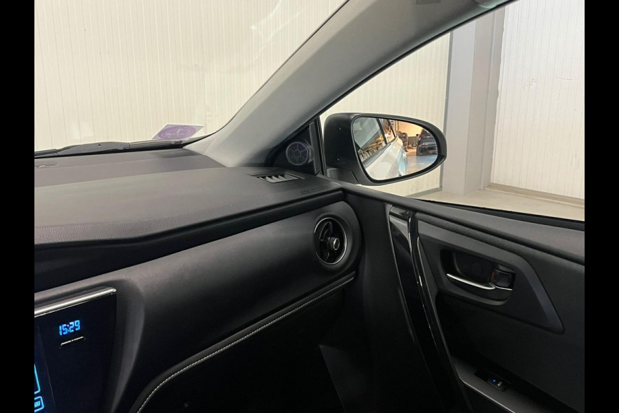 Toyota Auris Touring Sports 1.8 Hybrid Dynamic Ultimate | CAMERA | NAP | AIRCO | CRUISE CONTROL Toyota Auris Touring Sports 1.8 Hybrid Dynamic Ultimate | CAMERA | NAP | AIRCO | CRUISE CONTROL