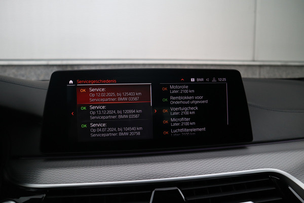 BMW 5 Serie Touring 520i High Executive M-Sport Leder dashboard / Pano / Individual / Camera / 19inch