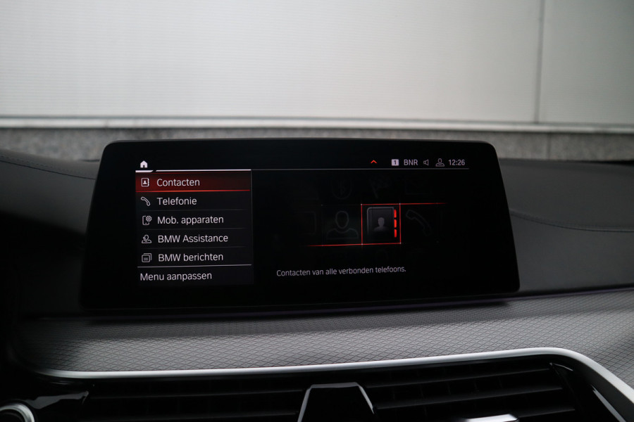 BMW 5 Serie Touring 520i High Executive M-Sport Leder dashboard / Pano / Individual / Camera / 19inch