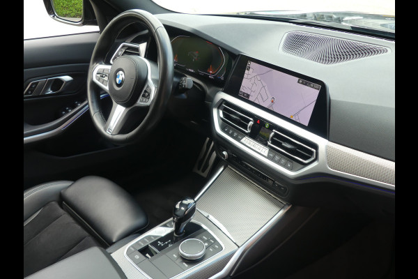BMW 3 Serie Touring 320d M-Pakket Panoramadak/Trekhaak/LED