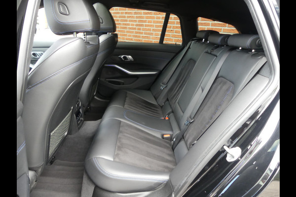 BMW 3 Serie Touring 320d M-Pakket Panoramadak/Trekhaak/LED