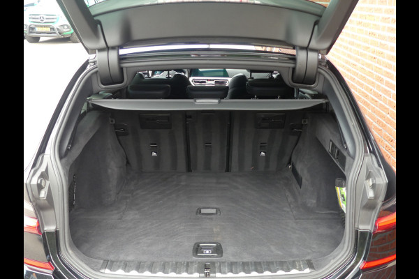 BMW 3 Serie Touring 320d M-Pakket Panoramadak/Trekhaak/LED