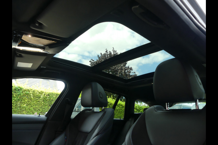 BMW 3 Serie Touring 320d M-Pakket Panoramadak/Trekhaak/LED