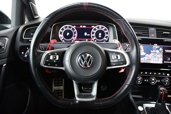 Volkswagen Golf 2.0 TSI GTI TCR pano blindspot Akrapovic