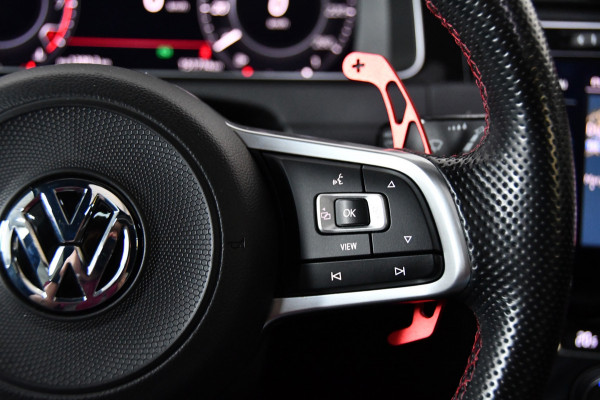 Volkswagen Golf 2.0 TSI GTI TCR pano blindspot Akrapovic