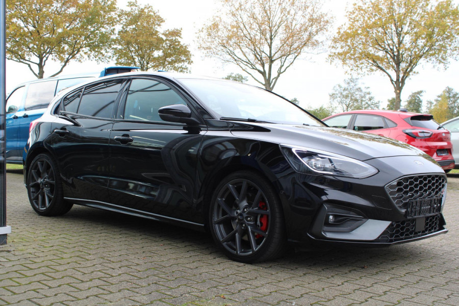 Ford Focus 2.3 EcoBoost ST-3 280pk | Launch Control | Winter Pack | Adaptive LED | Achteruitrijcamera | HUD |