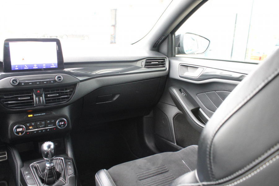 Ford Focus 2.3 EcoBoost ST-3 280pk | Launch Control | Winter Pack | Adaptive LED | Achteruitrijcamera | HUD |