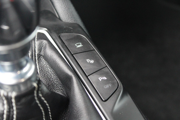 Ford Focus 2.3 EcoBoost ST-3 280pk | Launch Control | Winter Pack | Adaptive LED | Achteruitrijcamera | HUD |