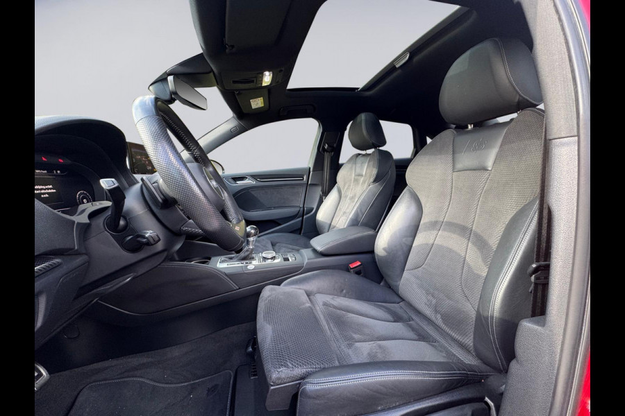 Audi A3 Limousine 35 TFSI S edition, 2x S-LINE, panoramadak , 19 inch, 1/2 lederen sportinterieur , achteruitrijcamera ,vol opties
