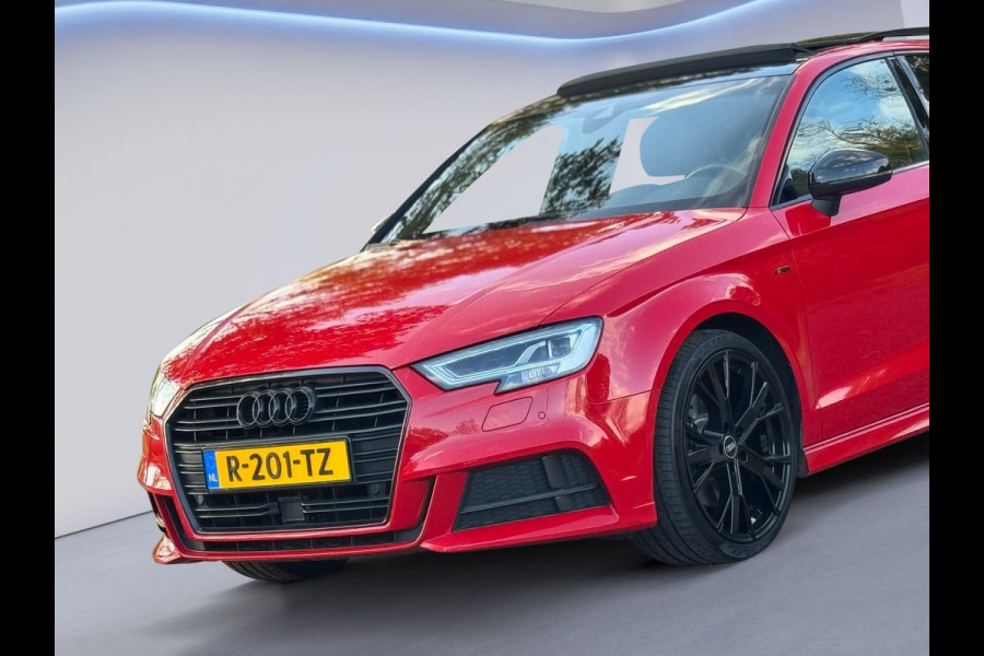Audi A3 Limousine 35 TFSI S edition, 2x S-LINE, panoramadak , 19 inch, 1/2 lederen sportinterieur , achteruitrijcamera ,vol opties