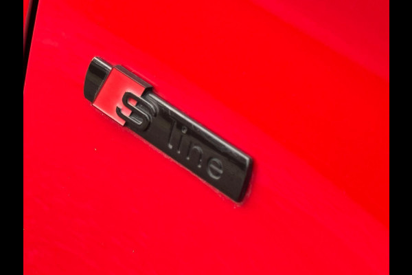 Audi A3 Limousine 35 TFSI S edition, 2x S-LINE, panoramadak , 19 inch, 1/2 lederen sportinterieur , achteruitrijcamera ,vol opties