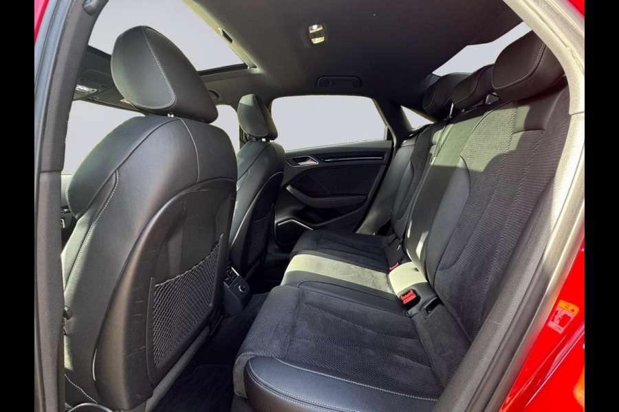Audi A3 Limousine 35 TFSI S edition, 2x S-LINE, panoramadak , 19 inch, 1/2 lederen sportinterieur , achteruitrijcamera ,vol opties
