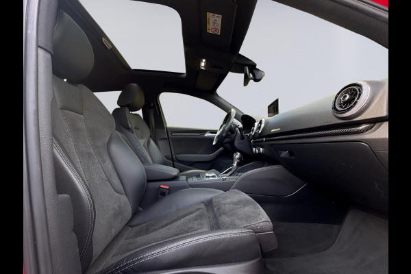 Audi A3 Limousine 35 TFSI S edition, 2x S-LINE, panoramadak , 19 inch, 1/2 lederen sportinterieur , achteruitrijcamera ,vol opties