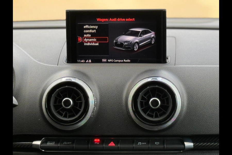 Audi A3 Limousine 35 TFSI S edition, 2x S-LINE, panoramadak , 19 inch, 1/2 lederen sportinterieur , achteruitrijcamera ,vol opties