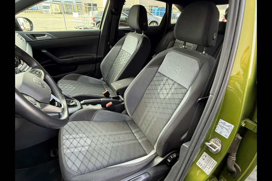 Volkswagen Taigo 1.0 TSI R-Line Automaat / IQ Light / Keyless / ACC / Camera Volkswagen Taigo 1.0 TSI R-Line Automaat / IQ Light / Keyless / ACC / Camera