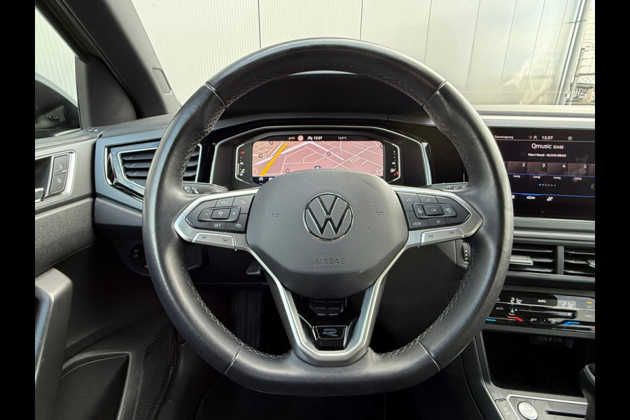 Volkswagen Taigo 1.0 TSI R-Line Automaat / IQ Light / Keyless / ACC / Camera Volkswagen Taigo 1.0 TSI R-Line Automaat / IQ Light / Keyless / ACC / Camera