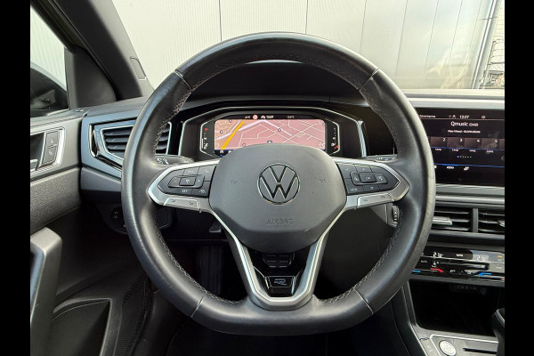 Volkswagen Taigo 1.0 TSI R-Line Automaat / IQ Light / Keyless / ACC / Camera Volkswagen Taigo 1.0 TSI R-Line Automaat / IQ Light / Keyless / ACC / Camera