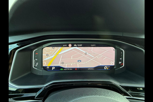 Volkswagen Taigo 1.0 TSI R-Line Automaat / IQ Light / Keyless / ACC / Camera Volkswagen Taigo 1.0 TSI R-Line Automaat / IQ Light / Keyless / ACC / Camera