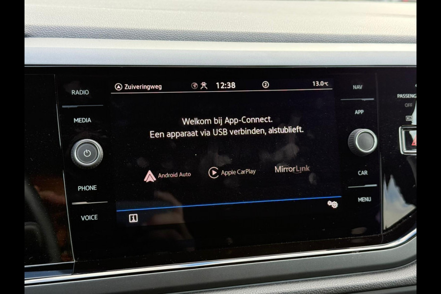 Volkswagen Taigo 1.0 TSI R-Line Automaat / IQ Light / Keyless / ACC / Camera Volkswagen Taigo 1.0 TSI R-Line Automaat / IQ Light / Keyless / ACC / Camera