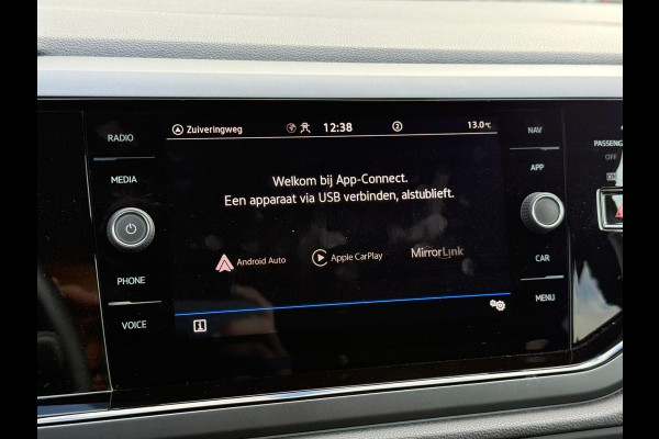 Volkswagen Taigo 1.0 TSI R-Line Automaat / IQ Light / Keyless / ACC / Camera Volkswagen Taigo 1.0 TSI R-Line Automaat / IQ Light / Keyless / ACC / Camera